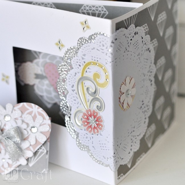 PAPER DOILIES 11 CM, 5 PCS SILVER